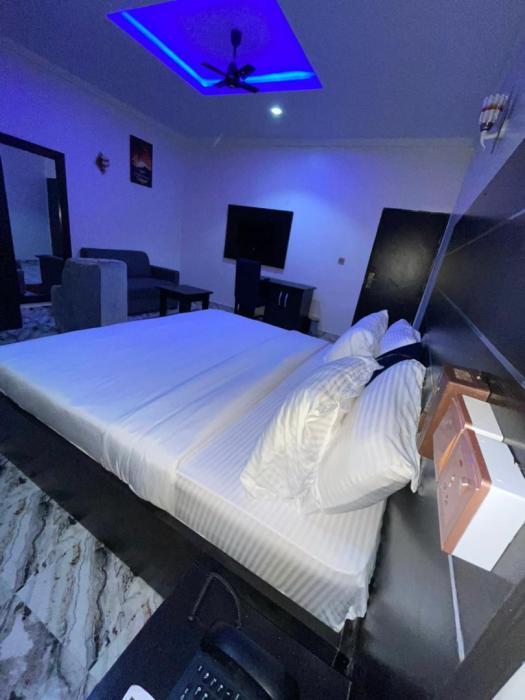 ELITE ROOMS